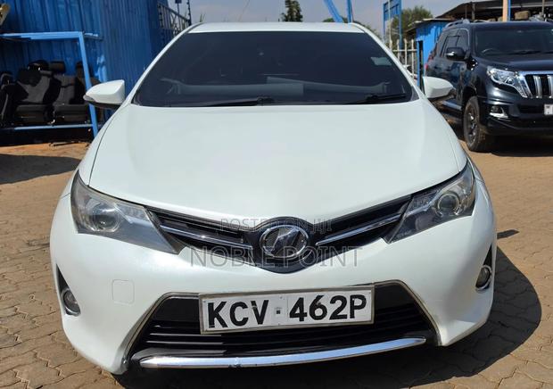 Toyota Auris 2012 White
