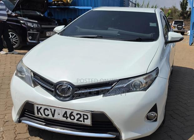 Toyota Auris 2012 White