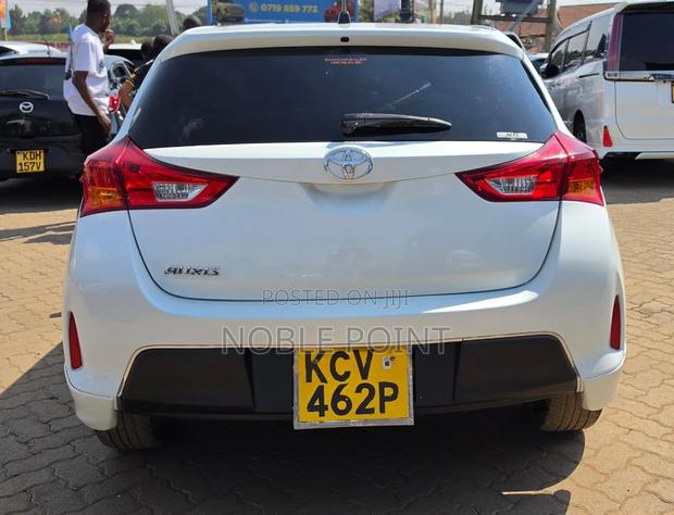 Toyota Auris 2012 White