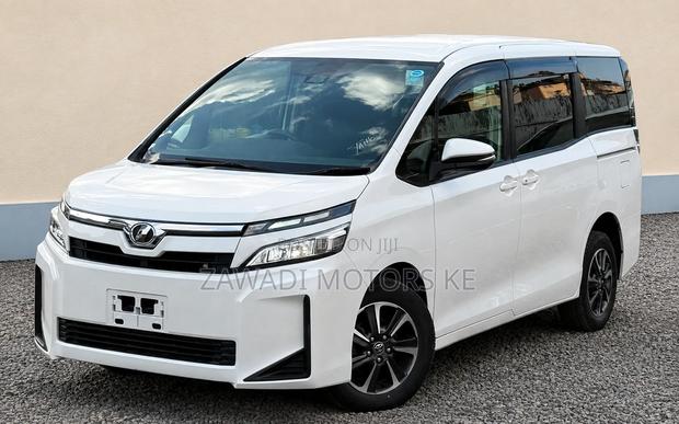 Toyota Voxy V 2WD 7-Seater 2019 White