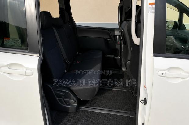 Toyota Voxy V 2WD 7-Seater 2019 White