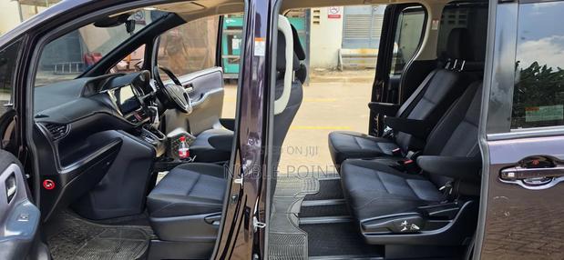 Toyota Voxy 2016 Gray