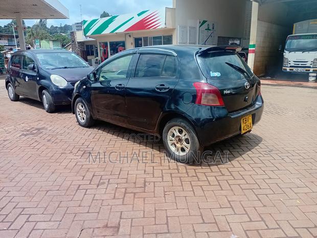 Toyota Vitz 2005 Black