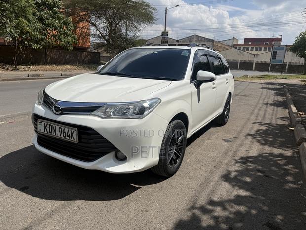 Toyota Corolla Fielder 2016 Pearl