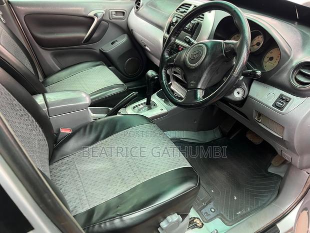 Toyota RAV4 Automatic 2000 Silver