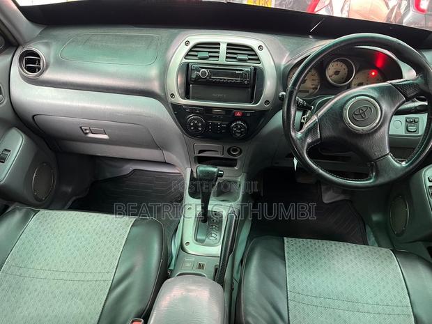 Toyota RAV4 Automatic 2000 Silver