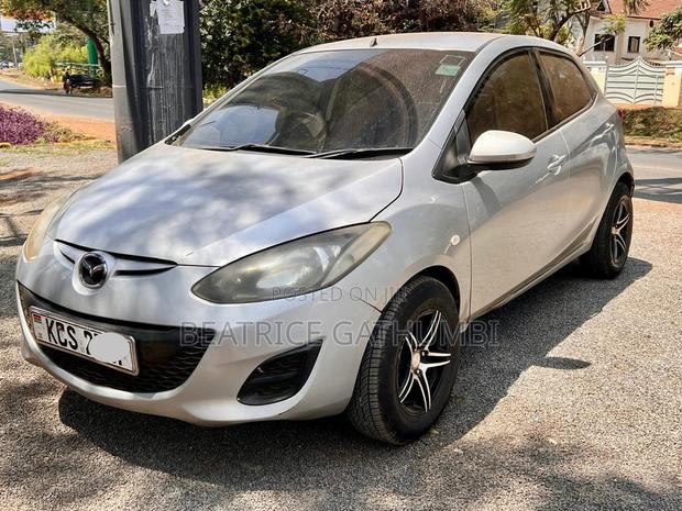Mazda Demio 2011 Silver