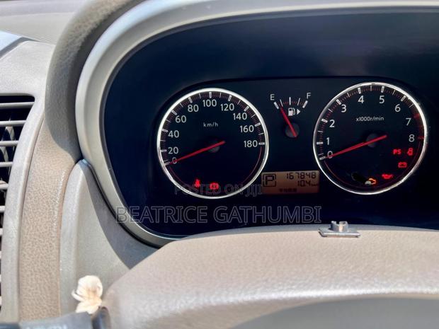Nissan Note 2010 Maroon