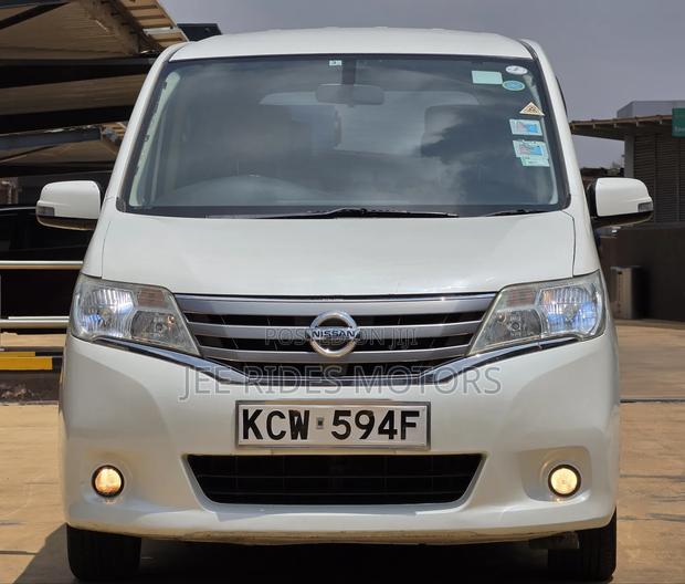 Nissan Serena 2012 Off white