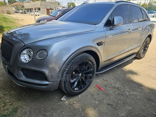 Bentley Bentayga 2018 Gray