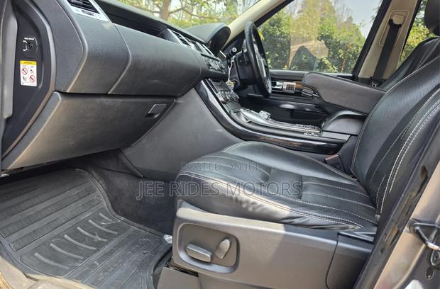 Land Rover Range Rover Sport 2012 Gray