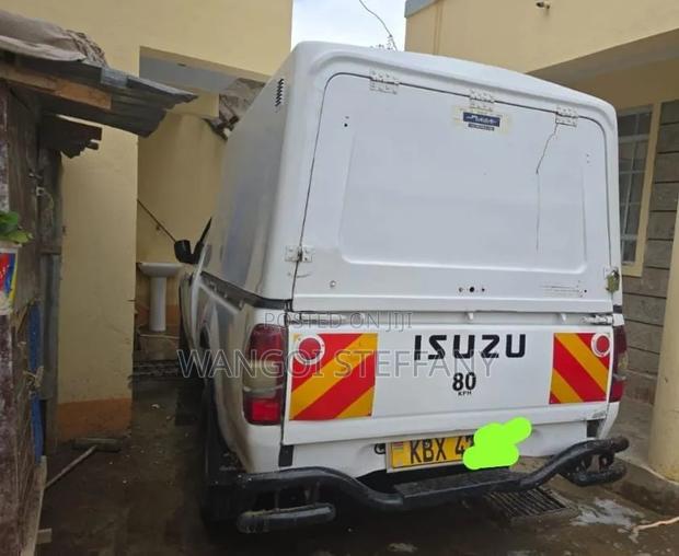Isuzu D-MAX 2013 White