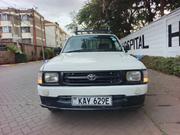 Toyota Hilux 2001 White for sale