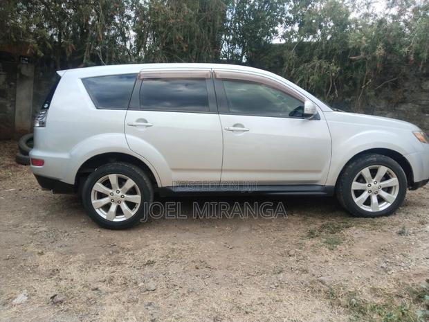 Mitsubishi Outlander 2010 Silver