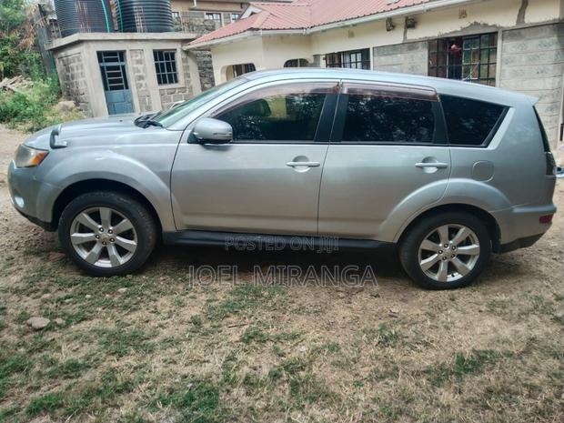 Mitsubishi Outlander 2010 Silver
