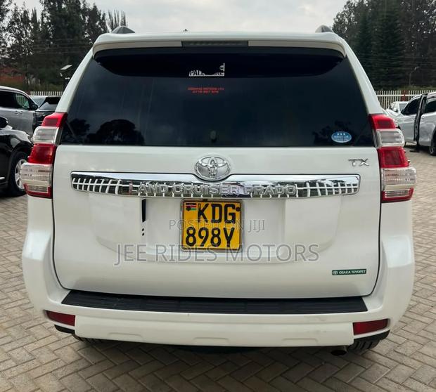 Toyota Land Cruiser Prado 2014 Ivory