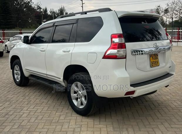 Toyota Land Cruiser Prado 2014 Ivory