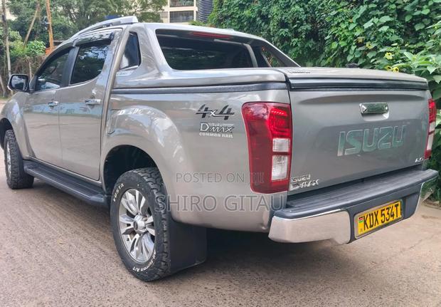 Isuzu D-MAX 2023 Silver