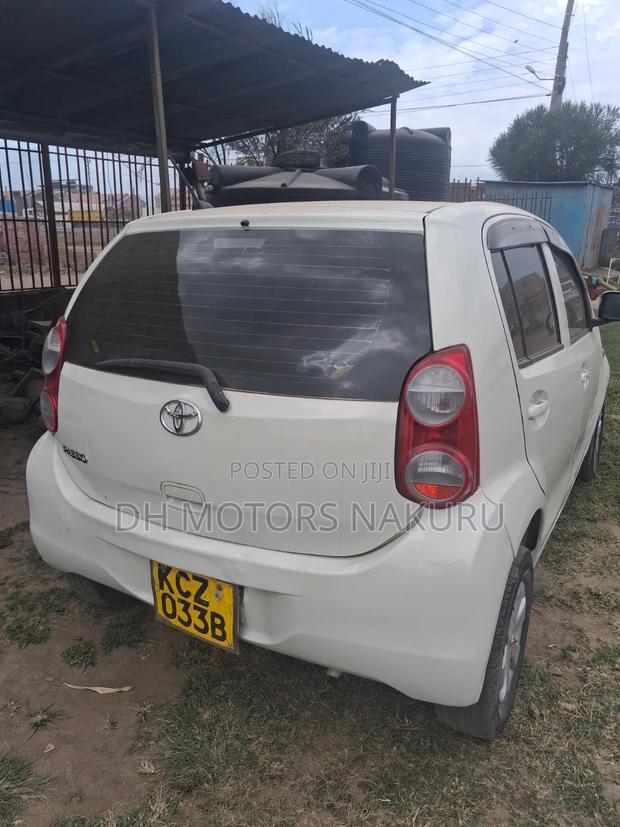 Toyota Passo 2006 Beige