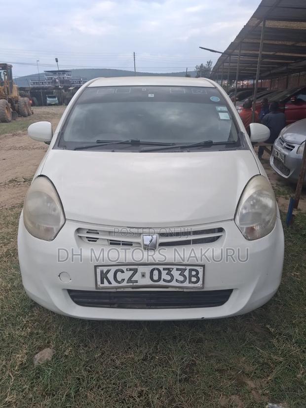 Toyota Passo 2006 Beige