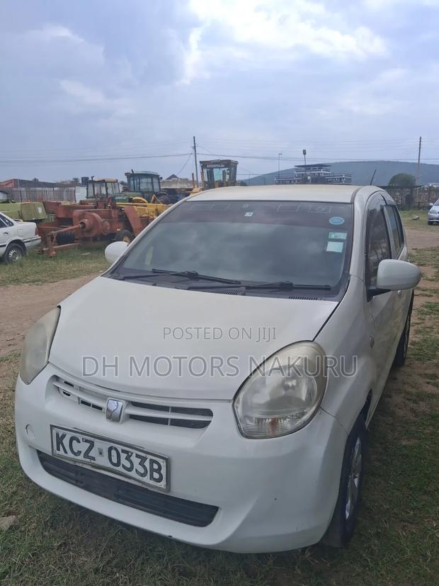 Toyota Passo 2006 Beige
