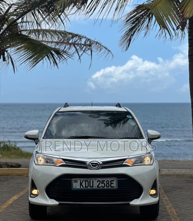 Toyota Corolla Fielder 2018 White