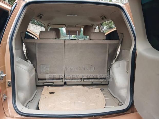 Toyota Raum 2008 Orange