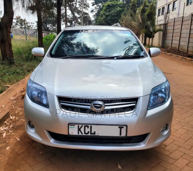 Toyota Corolla Fielder 2011 Silver