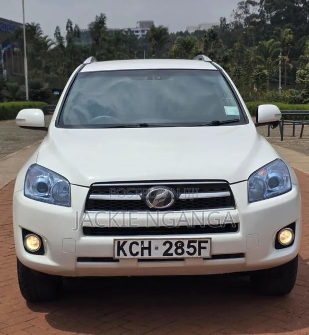 Toyota RAV4 2011 White