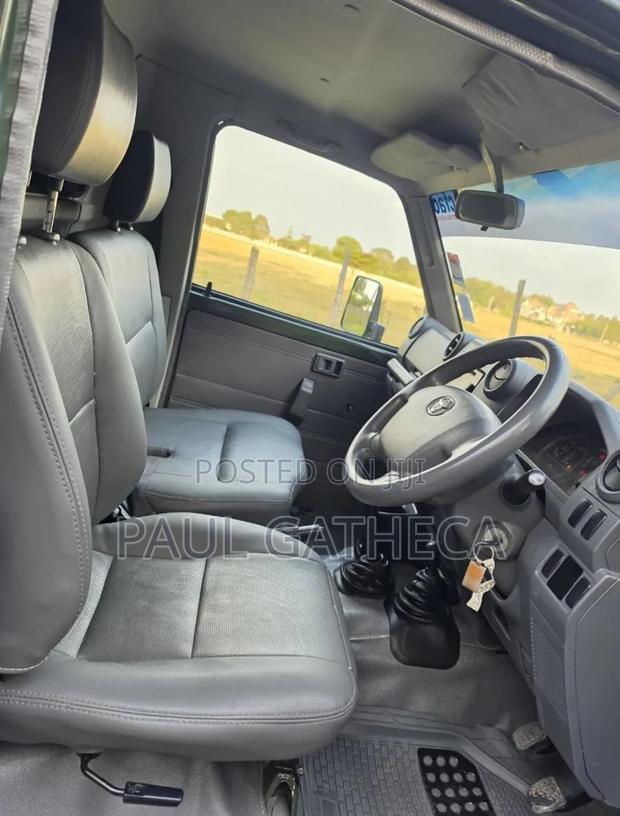 Isuzu D-MAX 2011 White