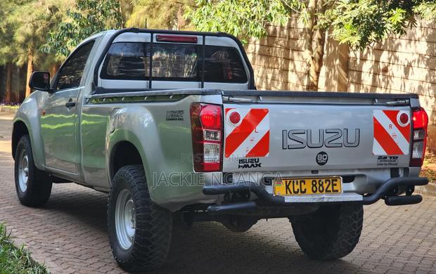Isuzu D-MAX 2014 Gray
