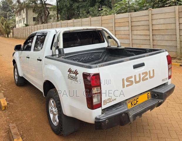 Isuzu D-MAX 2015 White