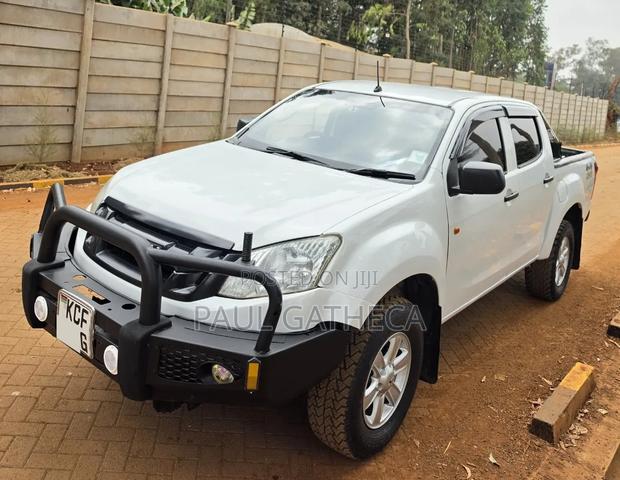 Isuzu D-MAX 2015 White