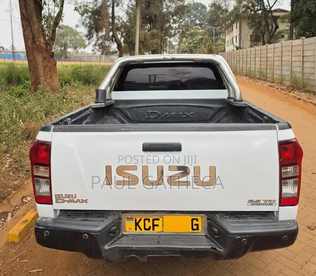Isuzu D-MAX 2015 White