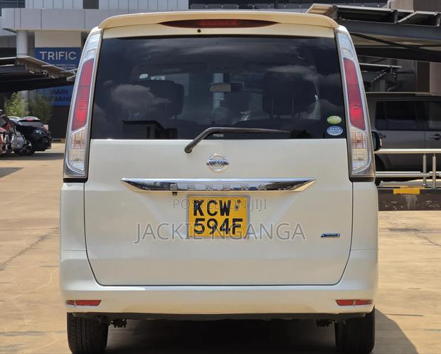 Nissan Serena 2012 White