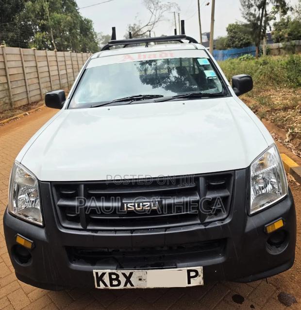Isuzu D-MAX 2013 White