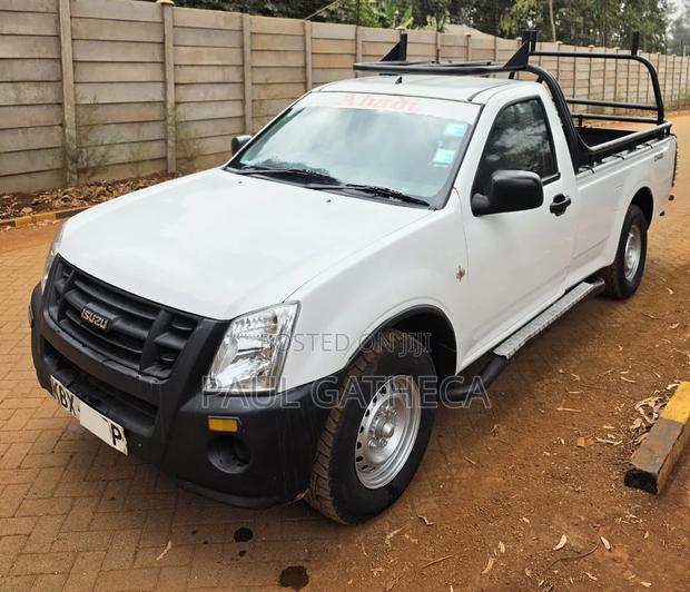 Isuzu D-MAX 2013 White