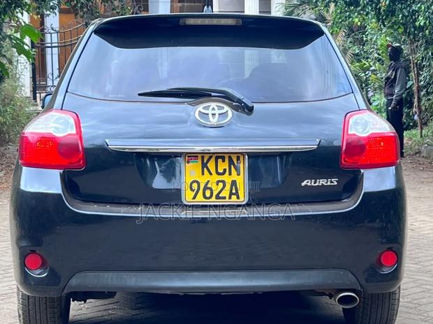 Toyota Auris 2011 Black