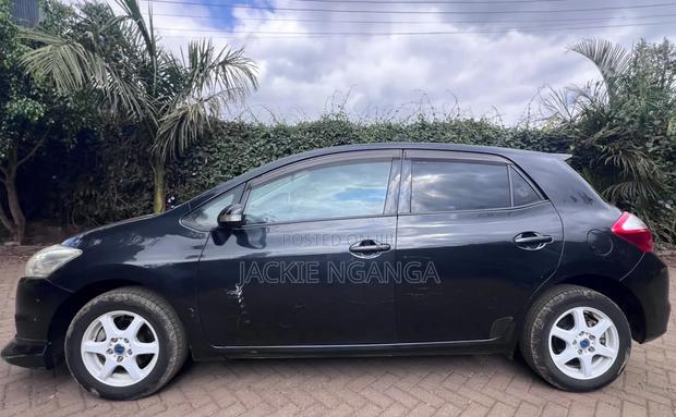 Toyota Auris 2011 Black