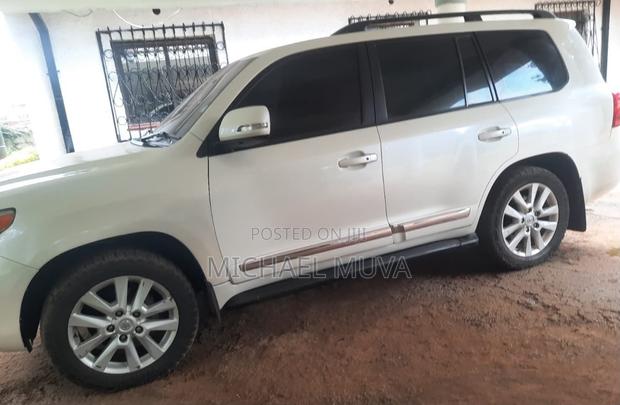 Toyota Land Cruiser 4.5 V8 GX-R 2012 Pearl