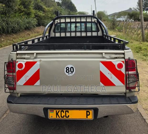Toyota Hilux 2014 Gold
