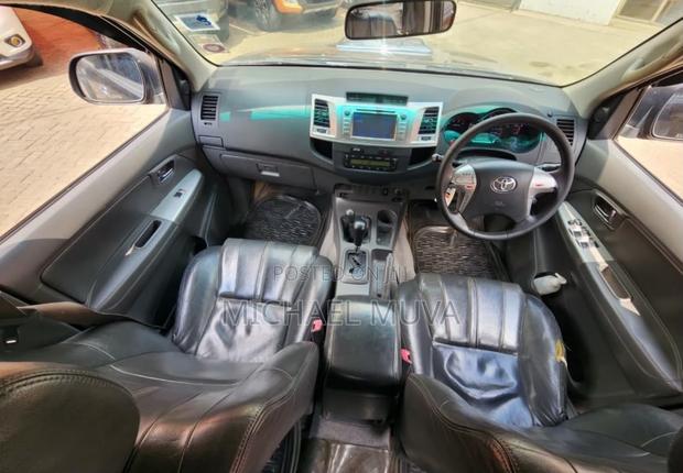 Toyota Hilux 3.0 D-4D 4x4 2012 Black