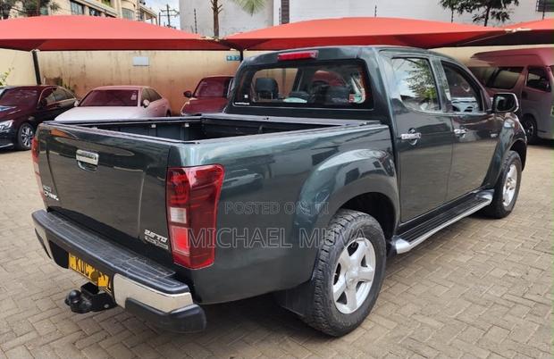 Isuzu D-MAX 2016 Gray