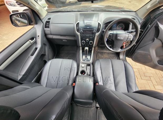 Isuzu D-MAX 2016 Gray