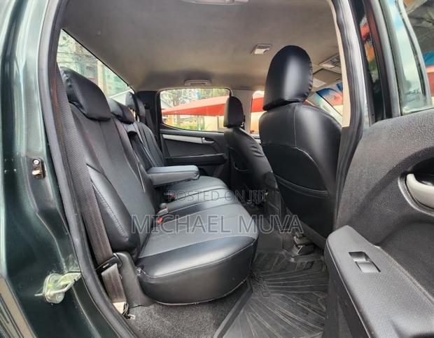 Isuzu D-MAX 2016 Gray