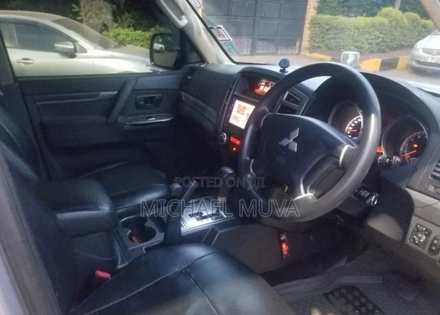 Mitsubishi Pajero V90 3.2 DI-D GLS/GLX 2015 Silver