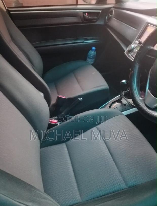 Toyota Corolla Fielder 1.5 Hybrid FWD 2015 Silver