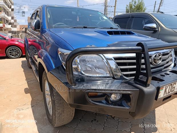 Toyota Hilux 3.0 D-4D 4x4 2014 Blue