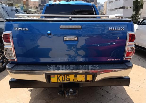 Toyota Hilux 3.0 D-4D 4x4 2014 Blue