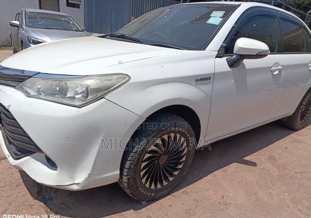 Toyota Axio 1.5 Hybrid G 2WD 2015 White